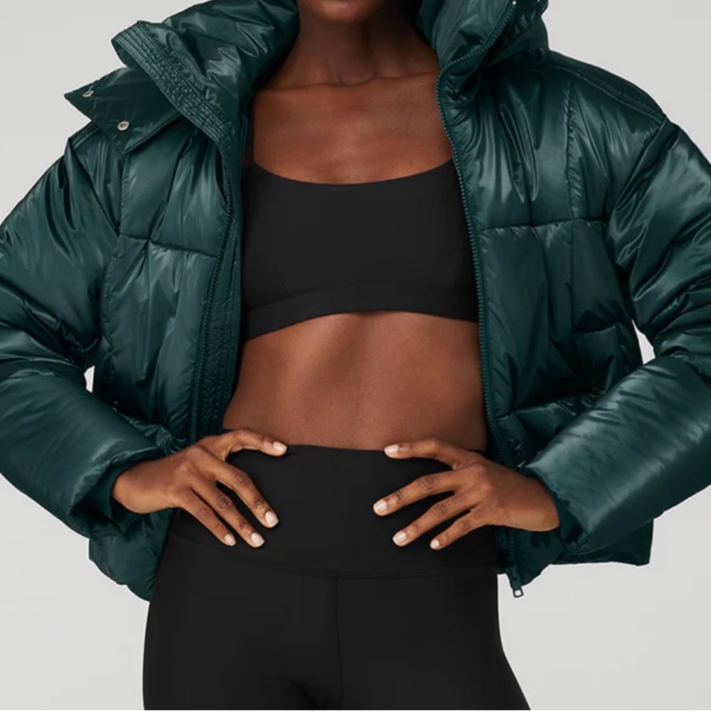 ALO Pearlized Pristine Puffer- M